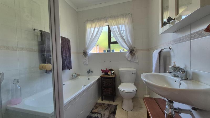3 Bedroom Property for Sale in Fraaiuitsig Western Cape